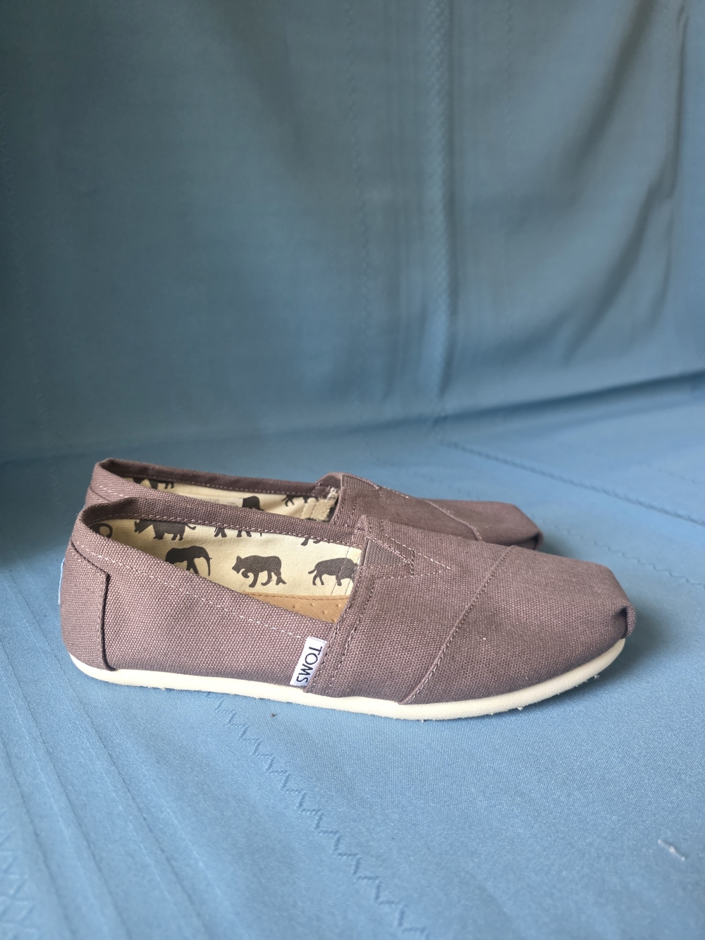 TOMS Classic Canvas Slip‑On Shoes Tan Elephant Lining Women’s W7